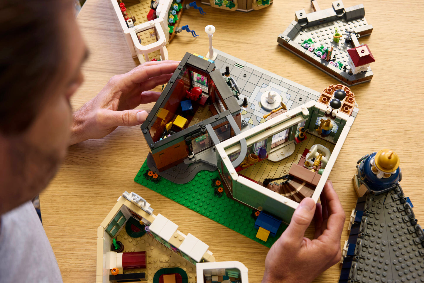 LEGO Icons Shopping Street Building Set 11371
